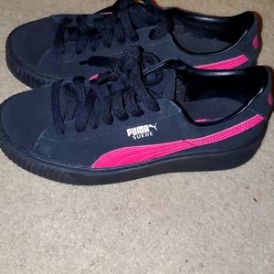 Black & Pink Suede PUMA Size 5.5C